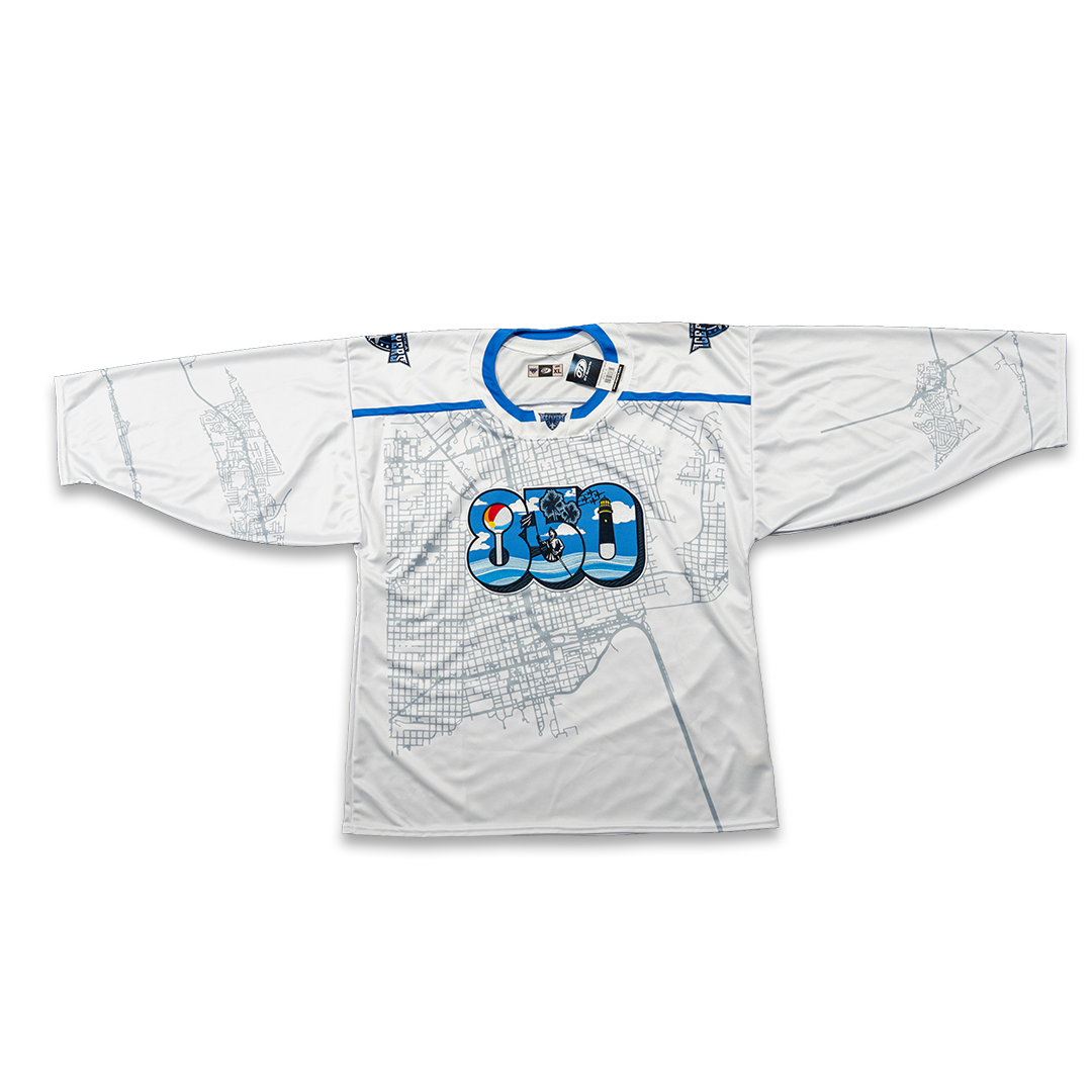 Embroidered 850 Jersey